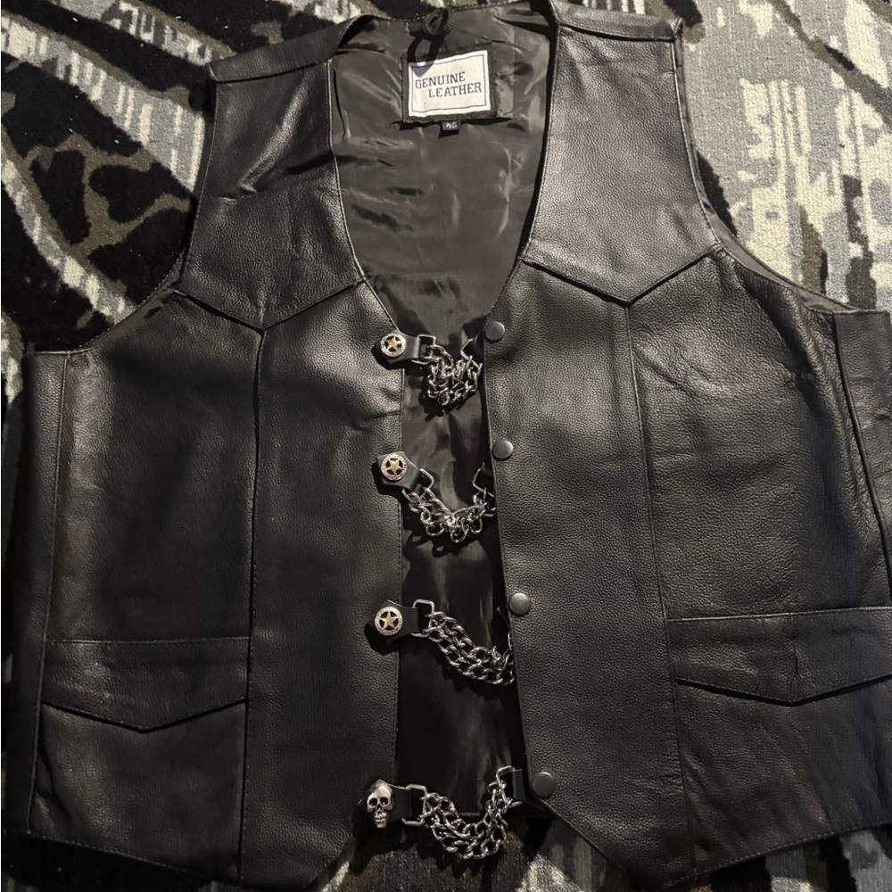 Black Men's Chain-Front Vest